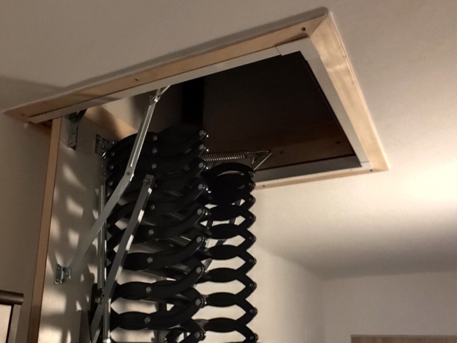 Montáže podkrovných schodov