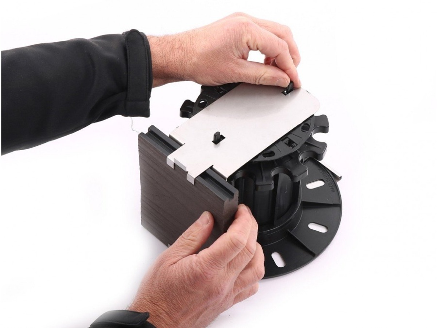 Dakota Držáky pro boční ukončení terasy Bismarck UNI