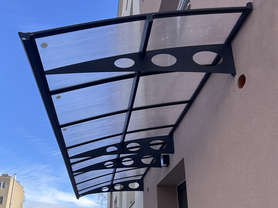 Montáže pergol, zimných záhrad a striešok