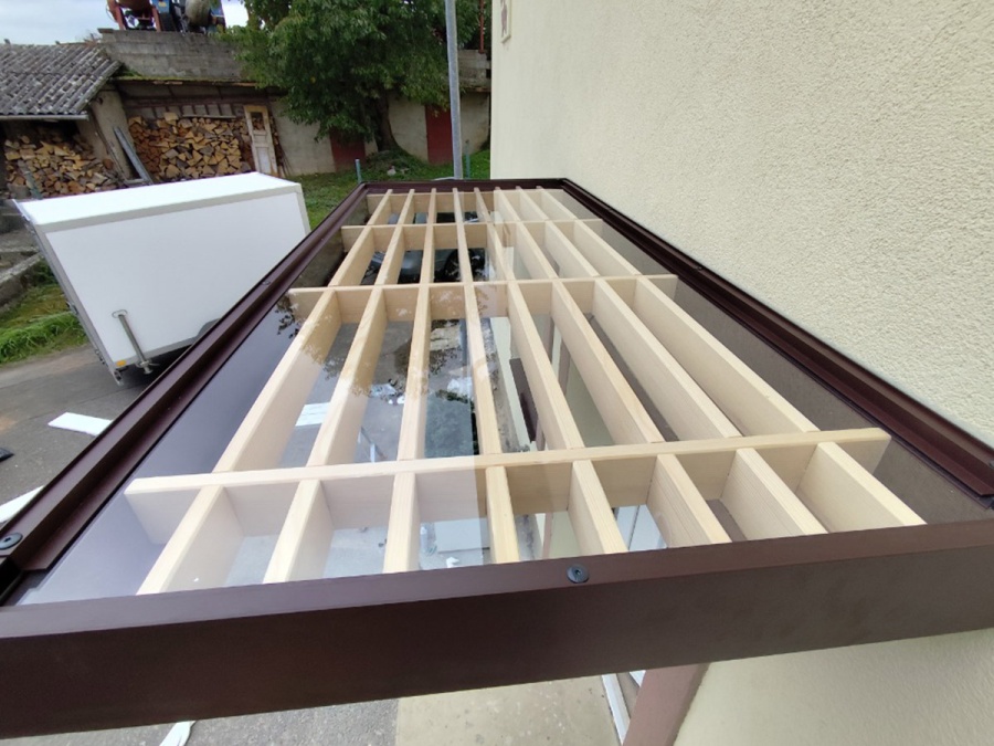 Montáže pergol, zimných záhrad a striešok