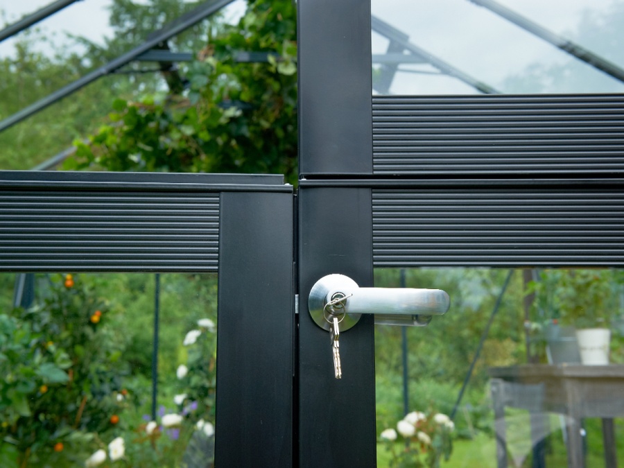 Klasický skleník na podmurovke Juliana Premium On-wall