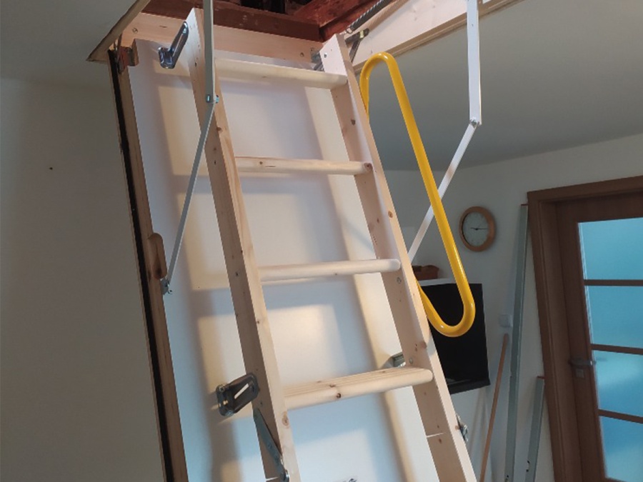 Montáže podkrovných schodov