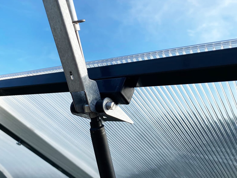 Okno s automatickým otvíračem Scobax