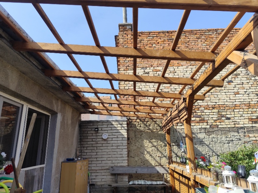 Montáže pergol, zimných záhrad a striešok