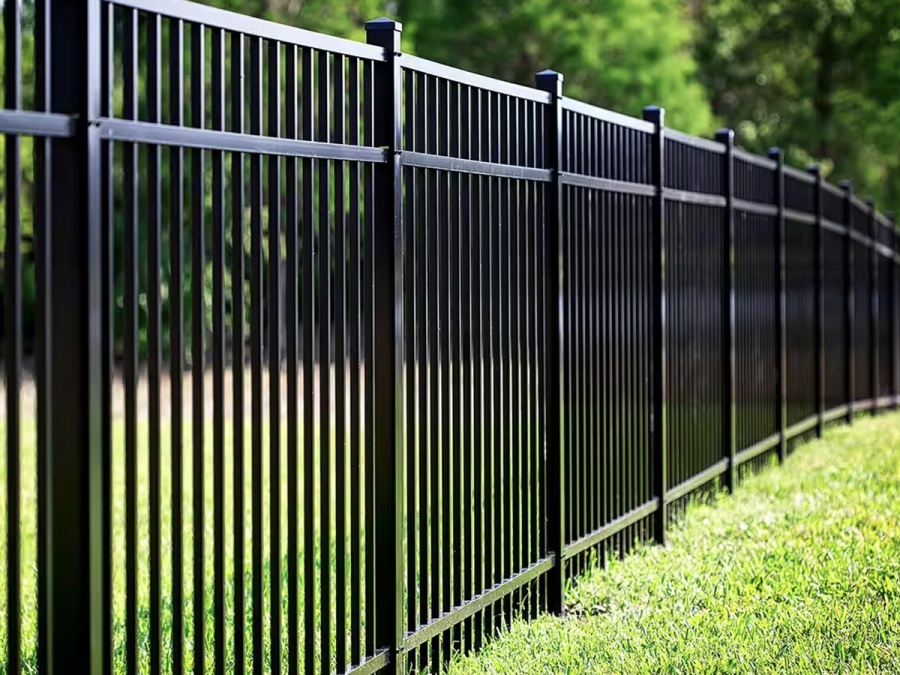 Jak vybrat plot - typy a jejich výhody a nevýhody