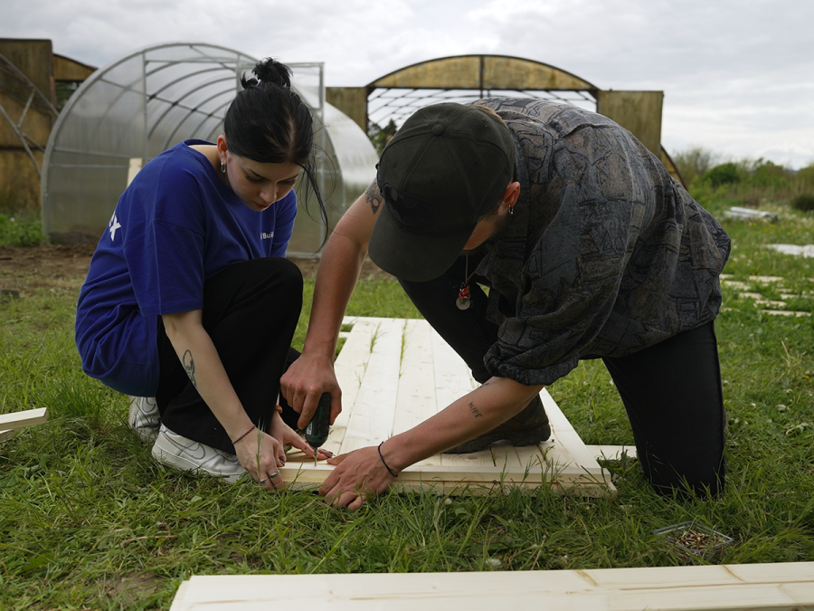 Krok za krokem: zapuštěná ulička