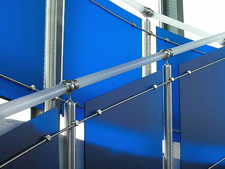 Extrudovaná lesklá plexi tyč Plexiglas XT