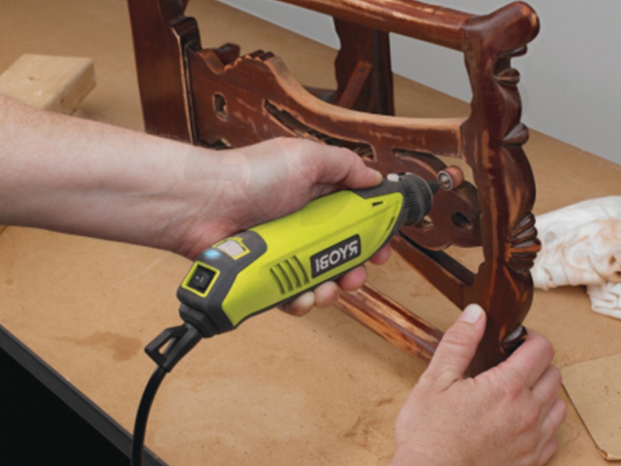 Přímá bruska Ryobi EHT150V