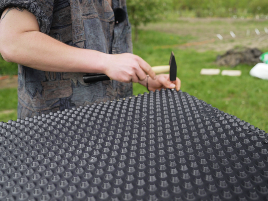 Krok za krokem: zapuštěná ulička