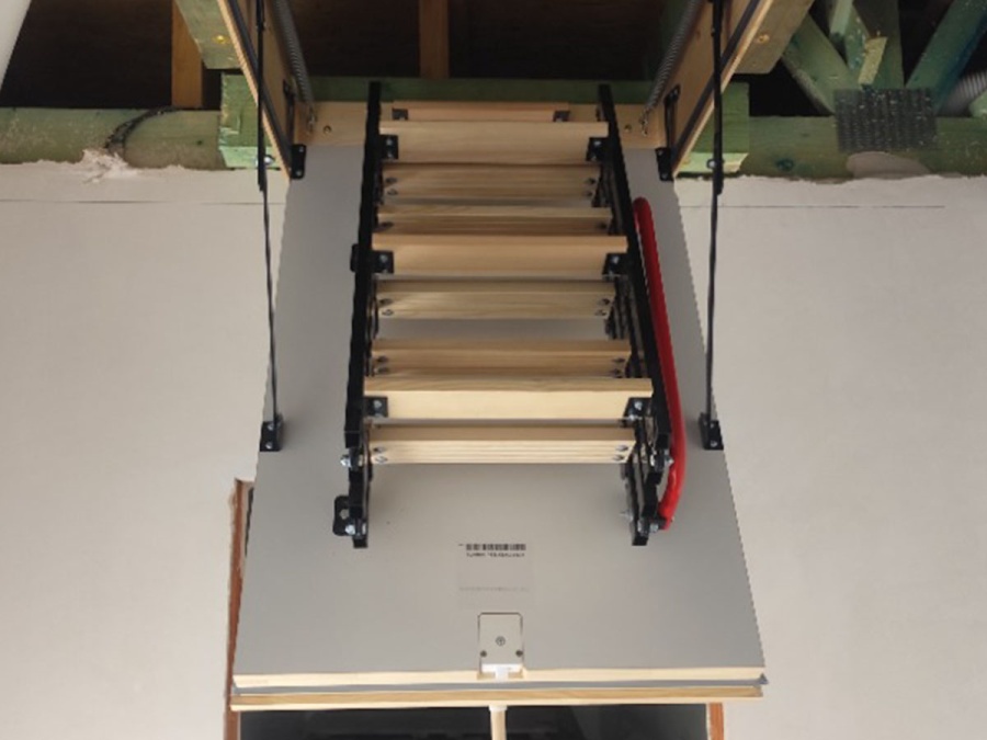 Montáže podkrovných schodov